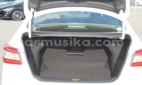 Acheter Occasion Voiture Nissan Bluebird Sylphy Blanc à Beitbridge, Matabeleland South Acheter Occasion Voiture Nissan Bluebird Sylphy Blanc à Beitbridge, Matabeleland South