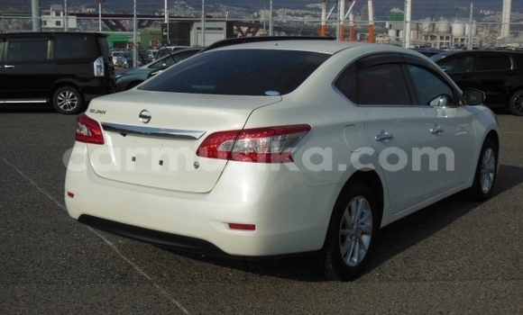 Acheter Occasion Voiture Nissan Bluebird Sylphy Blanc à Beitbridge, Matabeleland South Acheter Occasion Voiture Nissan Bluebird Sylphy Blanc à Beitbridge, Matabeleland South