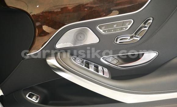 Acheter Occasion Voiture Mercedes‒Benz C-klasse AMG Blanc à Beitbridge, Matabeleland South Acheter Occasion Voiture Mercedes‒Benz C-klasse AMG Blanc à Beitbridge, Matabeleland South