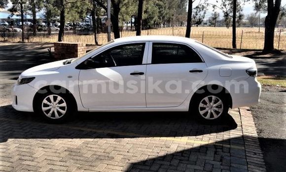 Nunua Ilio tumika Toyota Corolla Nyeupe Gari ndani ya Beitbridge nchini Matabeleland Kusini Nunua Ilio tumika Toyota Corolla Nyeupe Gari ndani ya Beitbridge nchini Matabeleland Kusini