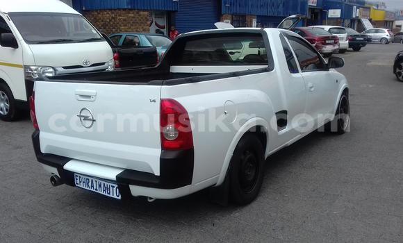 Acheter Occasion Voiture Opel Corsa Blanc à Beitbridge, Matabeleland South