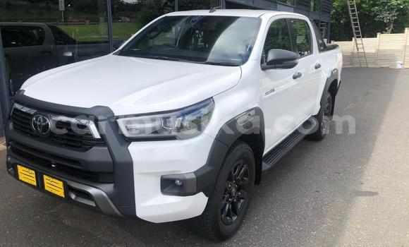 Buy Used Toyota Hilux White Car in Beitbridge in Matabeleland South