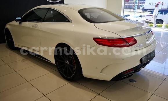 Acheter Occasion Voiture Mercedes‒Benz C-klasse AMG Blanc à Beitbridge, Matabeleland South Acheter Occasion Voiture Mercedes‒Benz C-klasse AMG Blanc à Beitbridge, Matabeleland South