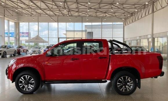 Nunua Ilio tumika Isuzu D–MAX Nyekundu Gari ndani ya Beitbridge nchini Matabeleland Kusini