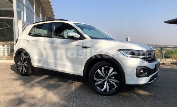 Nunua Ilio tumika Volkswagen Touareg Nyeupe Gari ndani ya Beitbridge nchini Matabeleland Kusini Nunua Ilio tumika Volkswagen Touareg Nyeupe Gari ndani ya Beitbridge nchini Matabeleland Kusini