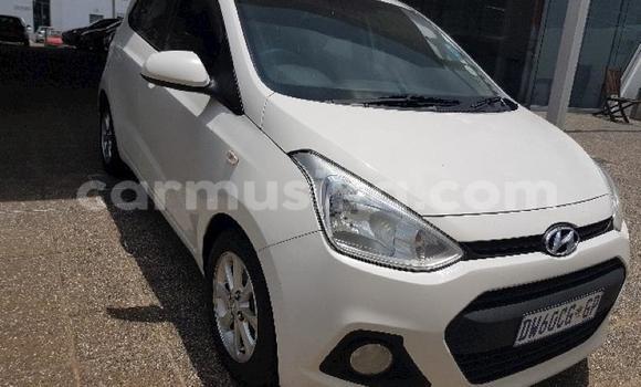 Buy Used Hyundai i10 White Car in Beitbridge in Matabeleland South