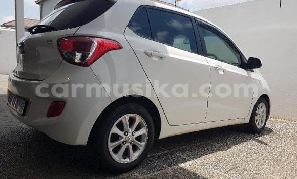 Nunua Ilio tumika Hyundai i10 Nyeupe Gari ndani ya Beitbridge nchini Matabeleland Kusini Nunua Ilio tumika Hyundai i10 Nyeupe Gari ndani ya Beitbridge nchini Matabeleland Kusini