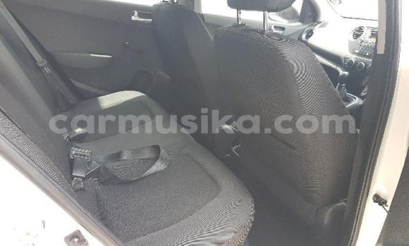 Nunua Ilio tumika Hyundai i10 Nyeupe Gari ndani ya Beitbridge nchini Matabeleland Kusini Nunua Ilio tumika Hyundai i10 Nyeupe Gari ndani ya Beitbridge nchini Matabeleland Kusini