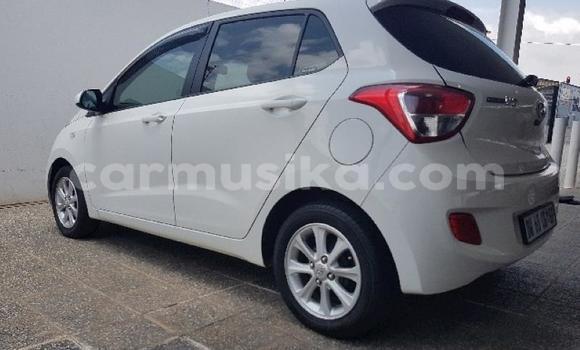 Nunua Ilio tumika Hyundai i10 Nyeupe Gari ndani ya Beitbridge nchini Matabeleland Kusini Nunua Ilio tumika Hyundai i10 Nyeupe Gari ndani ya Beitbridge nchini Matabeleland Kusini