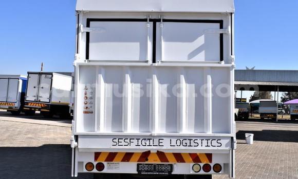 Tenga Tsaru Nissan UD Chena Rori in Beitbridge in Matabeleland South Tenga Tsaru Nissan UD Chena Rori in Beitbridge in Matabeleland South