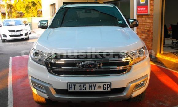 Nunua Ilio tumika Ford Everest Nyeupe Gari ndani ya Beitbridge nchini Matabeleland Kusini