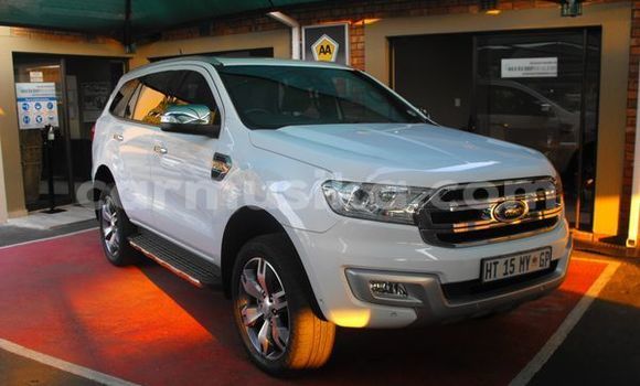 Buy Used Ford Everest White Car in Beitbridge in Matabeleland South Buy Used Ford Everest White Car in Beitbridge in Matabeleland South
