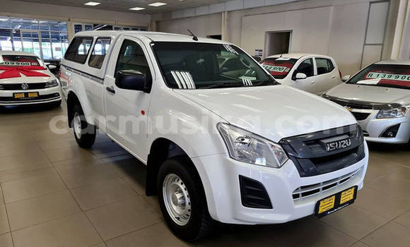 Nunua Ilio tumika Isuzu KB Nyeupe Gari ndani ya Beitbridge nchini Matabeleland Kusini