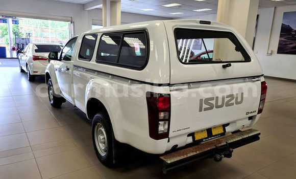 Buy Used Isuzu KB White Car in Beitbridge in Matabeleland South Buy Used Isuzu KB White Car in Beitbridge in Matabeleland South