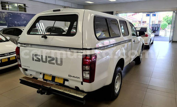 Buy Used Isuzu KB White Car in Beitbridge in Matabeleland South Buy Used Isuzu KB White Car in Beitbridge in Matabeleland South