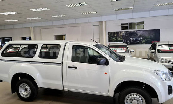 Buy Used Isuzu KB White Car in Beitbridge in Matabeleland South Buy Used Isuzu KB White Car in Beitbridge in Matabeleland South