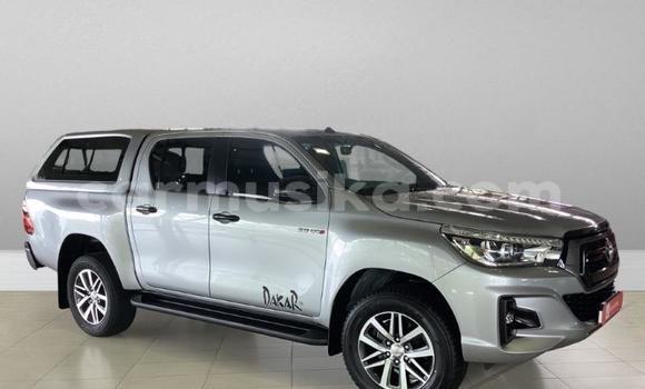 Nunua Ilio tumika Toyota Hilux Beige Gari ndani ya Beitbridge nchini Matabeleland Kusini
