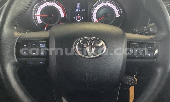 Tenga Tsaru Toyota Hilux Beige Mota in Beitbridge in Matabeleland South Tenga Tsaru Toyota Hilux Beige Mota in Beitbridge in Matabeleland South