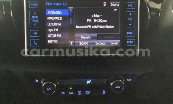 Tenga Tsaru Toyota Hilux Beige Mota in Beitbridge in Matabeleland South Tenga Tsaru Toyota Hilux Beige Mota in Beitbridge in Matabeleland South