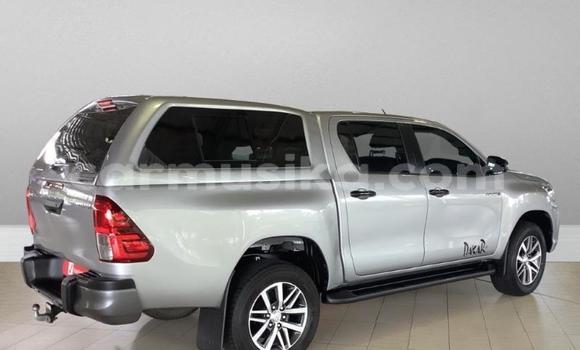 Tenga Tsaru Toyota Hilux Beige Mota in Beitbridge in Matabeleland South Tenga Tsaru Toyota Hilux Beige Mota in Beitbridge in Matabeleland South