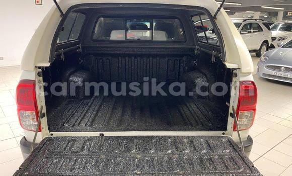 Acheter Occasion Voiture Toyota Hilux Blanc à Beitbridge, Matabeleland South Acheter Occasion Voiture Toyota Hilux Blanc à Beitbridge, Matabeleland South