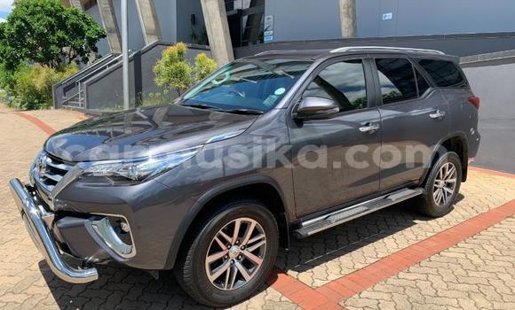 Buy Used Toyota Fortuner Beige Car in Beitbridge in Matabeleland South Buy Used Toyota Fortuner Beige Car in Beitbridge in Matabeleland South