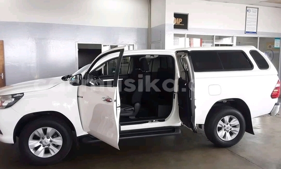 Nunua Ilio tumika Toyota Hilux Nyeupe Gari ndani ya Beitbridge nchini Matabeleland Kusini Nunua Ilio tumika Toyota Hilux Nyeupe Gari ndani ya Beitbridge nchini Matabeleland Kusini