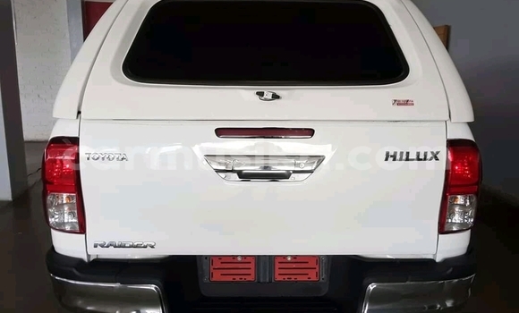 Nunua Ilio tumika Toyota Hilux Nyeupe Gari ndani ya Beitbridge nchini Matabeleland Kusini Nunua Ilio tumika Toyota Hilux Nyeupe Gari ndani ya Beitbridge nchini Matabeleland Kusini