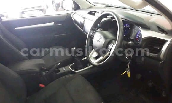 Nunua Ilio tumika Toyota Hilux Nyeupe Gari ndani ya Beitbridge nchini Matabeleland Kusini Nunua Ilio tumika Toyota Hilux Nyeupe Gari ndani ya Beitbridge nchini Matabeleland Kusini