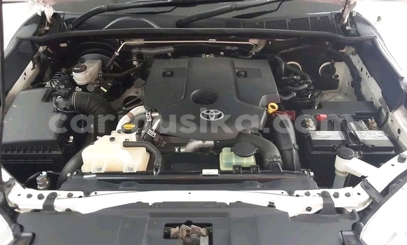 Nunua Ilio tumika Toyota Hilux Nyeupe Gari ndani ya Beitbridge nchini Matabeleland Kusini Nunua Ilio tumika Toyota Hilux Nyeupe Gari ndani ya Beitbridge nchini Matabeleland Kusini