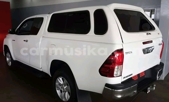 Nunua Ilio tumika Toyota Hilux Nyeupe Gari ndani ya Beitbridge nchini Matabeleland Kusini Nunua Ilio tumika Toyota Hilux Nyeupe Gari ndani ya Beitbridge nchini Matabeleland Kusini