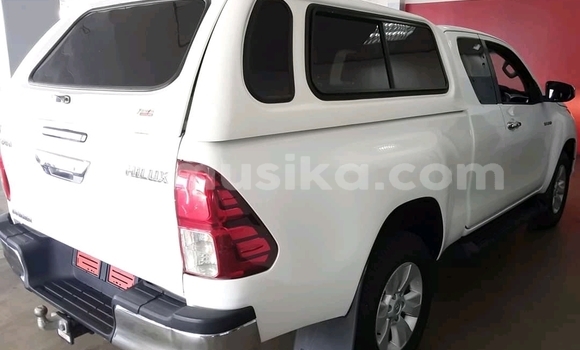 Nunua Ilio tumika Toyota Hilux Nyeupe Gari ndani ya Beitbridge nchini Matabeleland Kusini Nunua Ilio tumika Toyota Hilux Nyeupe Gari ndani ya Beitbridge nchini Matabeleland Kusini