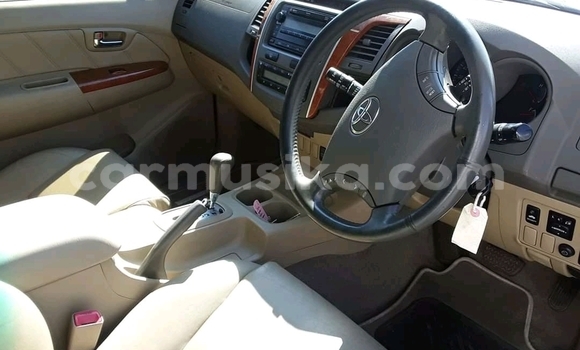 Nunua Ilio tumika Toyota Fortuner Nyeupe Gari ndani ya Beitbridge nchini Matabeleland Kusini Nunua Ilio tumika Toyota Fortuner Nyeupe Gari ndani ya Beitbridge nchini Matabeleland Kusini