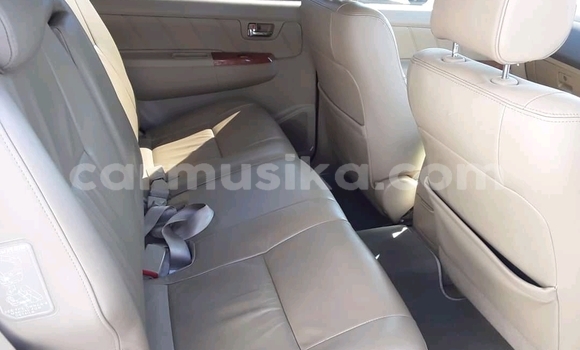 Nunua Ilio tumika Toyota Fortuner Nyeupe Gari ndani ya Beitbridge nchini Matabeleland Kusini Nunua Ilio tumika Toyota Fortuner Nyeupe Gari ndani ya Beitbridge nchini Matabeleland Kusini