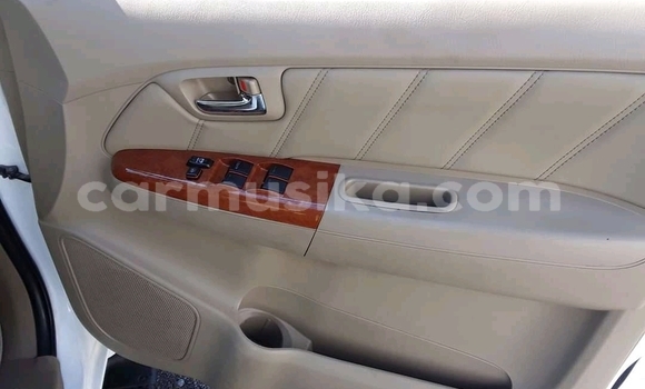 Nunua Ilio tumika Toyota Fortuner Nyeupe Gari ndani ya Beitbridge nchini Matabeleland Kusini Nunua Ilio tumika Toyota Fortuner Nyeupe Gari ndani ya Beitbridge nchini Matabeleland Kusini