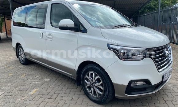 Nunua Ilio tumika Hyundai H1 Nyeupe Gari ndani ya Beitbridge nchini Matabeleland Kusini Nunua Ilio tumika Hyundai H1 Nyeupe Gari ndani ya Beitbridge nchini Matabeleland Kusini
