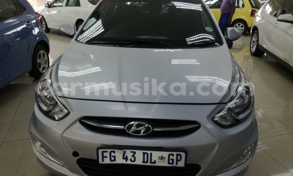 Nunua Ilio tumika Hyundai Accent Fedha Gari ndani ya Beitbridge nchini Matabeleland Kusini Nunua Ilio tumika Hyundai Accent Fedha Gari ndani ya Beitbridge nchini Matabeleland Kusini