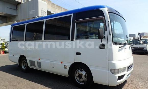 Acheter Occasion Voiture Nissan Caravan Blanc à Beitbridge, Matabeleland South Acheter Occasion Voiture Nissan Caravan Blanc à Beitbridge, Matabeleland South