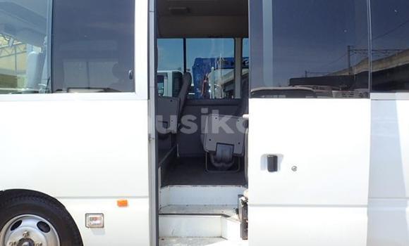 Acheter Occasion Voiture Nissan Caravan Blanc à Beitbridge, Matabeleland South Acheter Occasion Voiture Nissan Caravan Blanc à Beitbridge, Matabeleland South