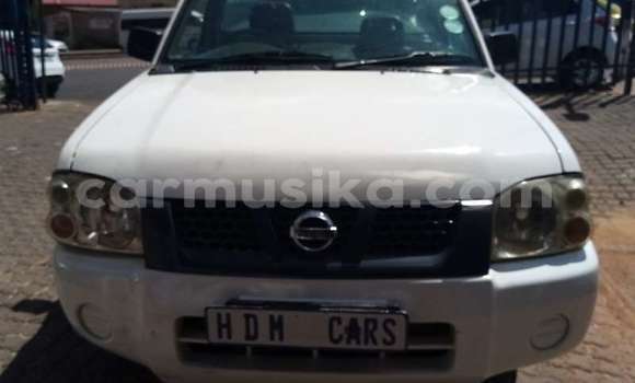 Buy Used Nissan NP 300 White Car in Beitbridge in Matabeleland South Buy Used Nissan NP 300 White Car in Beitbridge in Matabeleland South