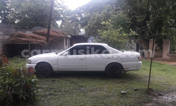 Nunua Ilio tumika Toyota Chaser Nyeupe Gari ndani ya Hwange nchini Matabeleland Kaskazini