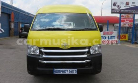 Buy Used Toyota Hiace Beige Car in Beitbridge in Matabeleland South Buy Used Toyota Hiace Beige Car in Beitbridge in Matabeleland South