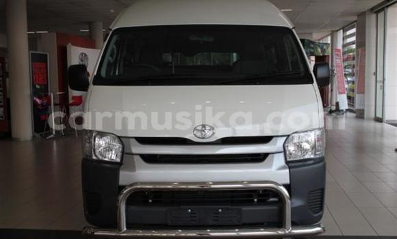 Tenga Tsaru Toyota Hiace Chena Mota in Beitbridge in Matabeleland South