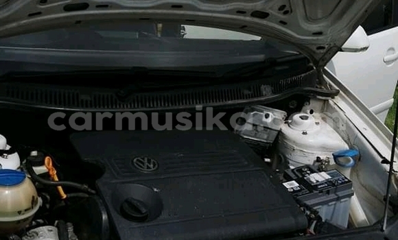 Nunua Ilio tumika Volkswagen Polo Nyeupe Gari ndani ya Beitbridge nchini Matabeleland Kusini Nunua Ilio tumika Volkswagen Polo Nyeupe Gari ndani ya Beitbridge nchini Matabeleland Kusini