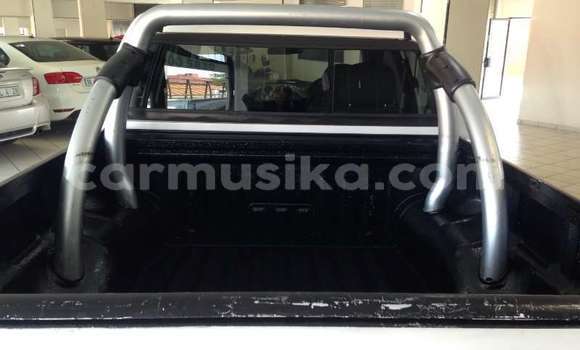 Acheter Occasion Voiture Isuzu KB Blanc à Beitbridge, Matabeleland South Acheter Occasion Voiture Isuzu KB Blanc à Beitbridge, Matabeleland South