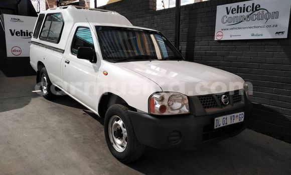 Buy Used Nissan NP 300 White Car in Beitbridge in Matabeleland South Buy Used Nissan NP 300 White Car in Beitbridge in Matabeleland South