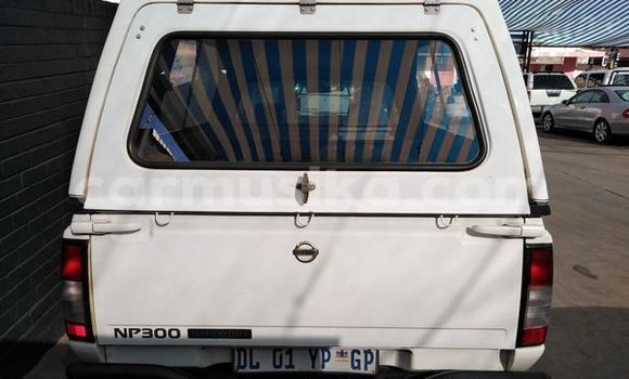 Buy Used Nissan NP 300 White Car in Beitbridge in Matabeleland South Buy Used Nissan NP 300 White Car in Beitbridge in Matabeleland South
