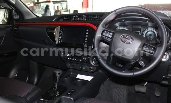 Buy Used Toyota Hilux White Car in Beitbridge in Matabeleland South Buy Used Toyota Hilux White Car in Beitbridge in Matabeleland South