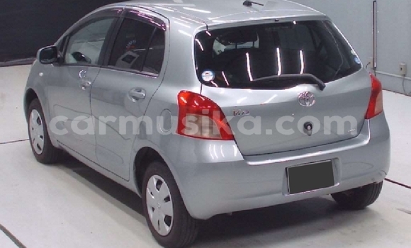 Nunua Ilio tumika Toyota Vitz Fedha Gari ndani ya Beitbridge nchini Matabeleland Kusini Nunua Ilio tumika Toyota Vitz Fedha Gari ndani ya Beitbridge nchini Matabeleland Kusini