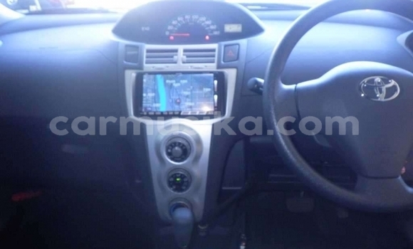 Nunua Ilio tumika Toyota Vitz Fedha Gari ndani ya Beitbridge nchini Matabeleland Kusini Nunua Ilio tumika Toyota Vitz Fedha Gari ndani ya Beitbridge nchini Matabeleland Kusini